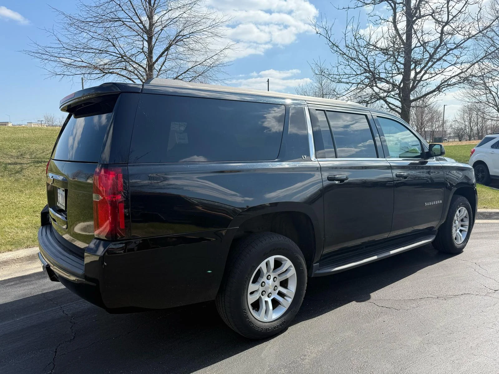 Why Professional Chauffeurs Make Your O'Hare Airport Transfer Stress-Free and Stylish 